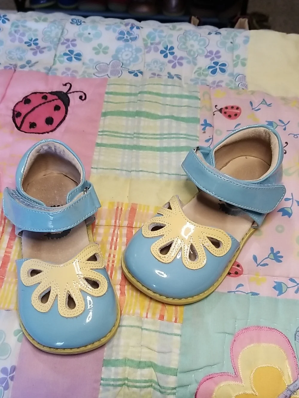 Livie & Luca Light Blue Mary Jane W/light Yellow Cutouts Size 7 Petals